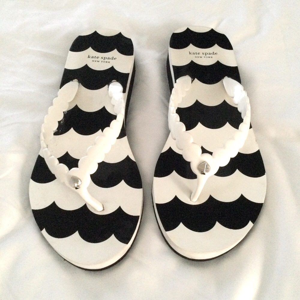 Kate Spade Flip Flops Size 7- like new